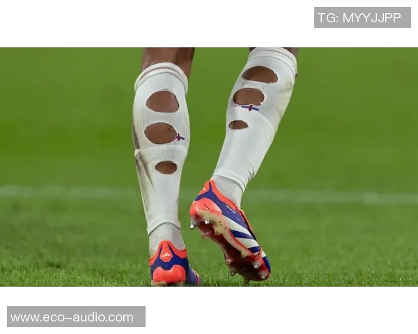 足球明星休闲打扮解析 运动风与街头潮流的完美融合