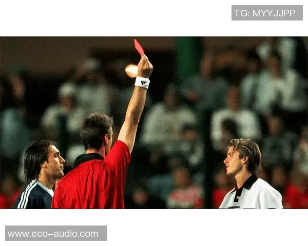 足球沙雕球星盘点：搞笑瞬间与另类球技引发球迷狂欢