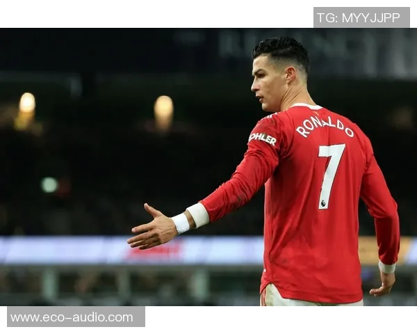 C罗足球技巧小视频集锦:精彩进球与惊人操作全纪录 C罗足球技巧小视频集锦:精彩进球与惊人操作全纪录